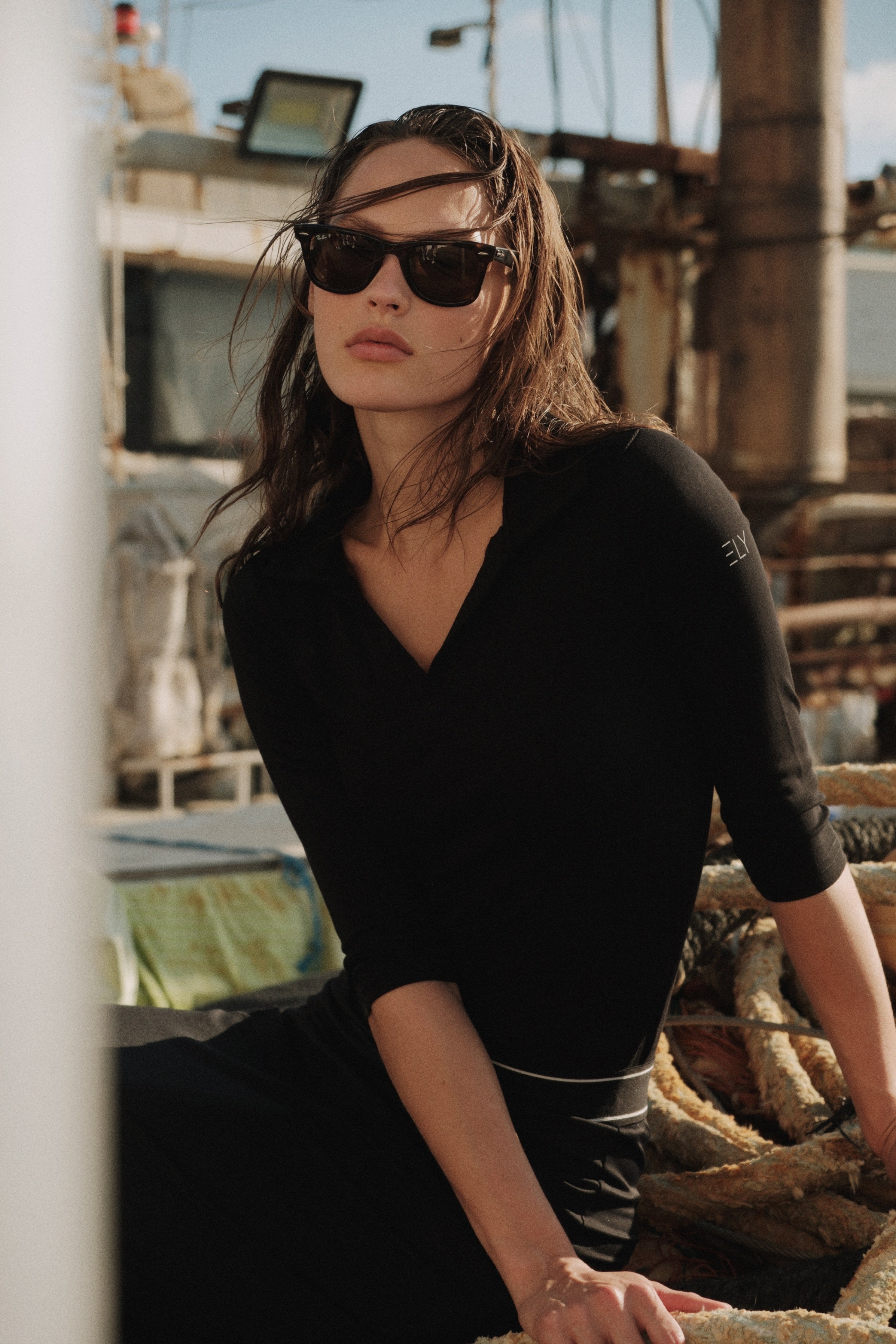 ELY Club V-Collar 3/4 Sleeve Top