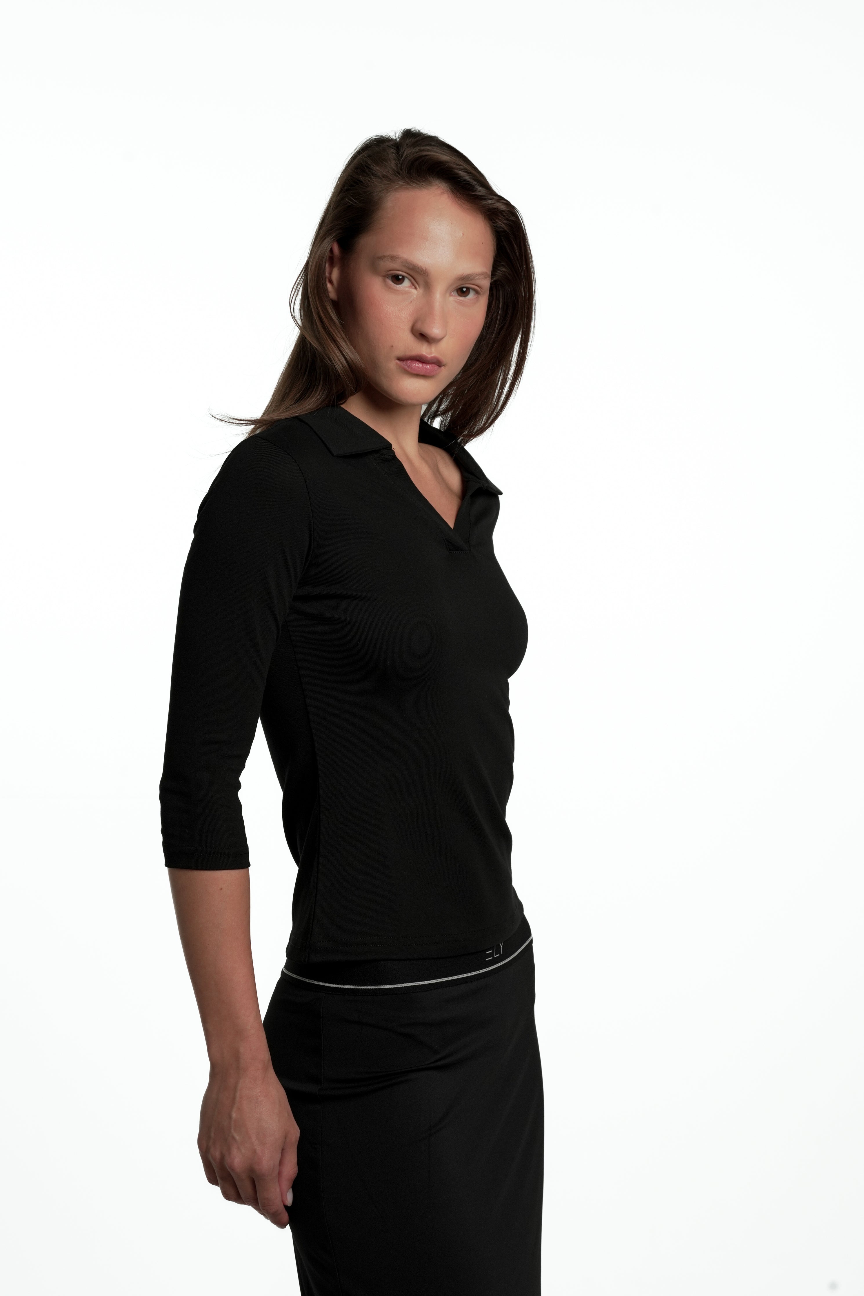 ELY Club V-Collar 3/4 Sleeve Top