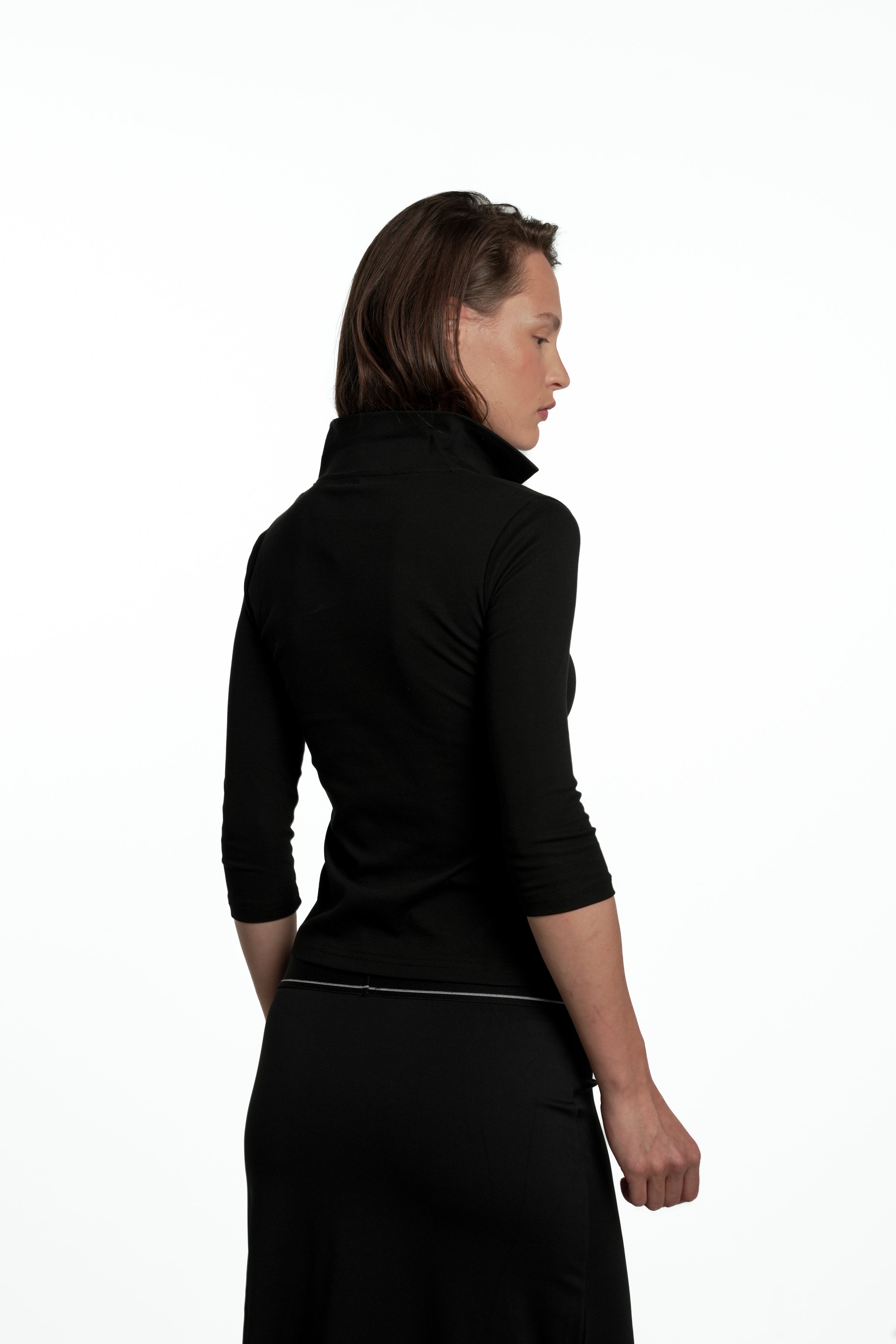 ELY Club V-Collar 3/4 Sleeve Top