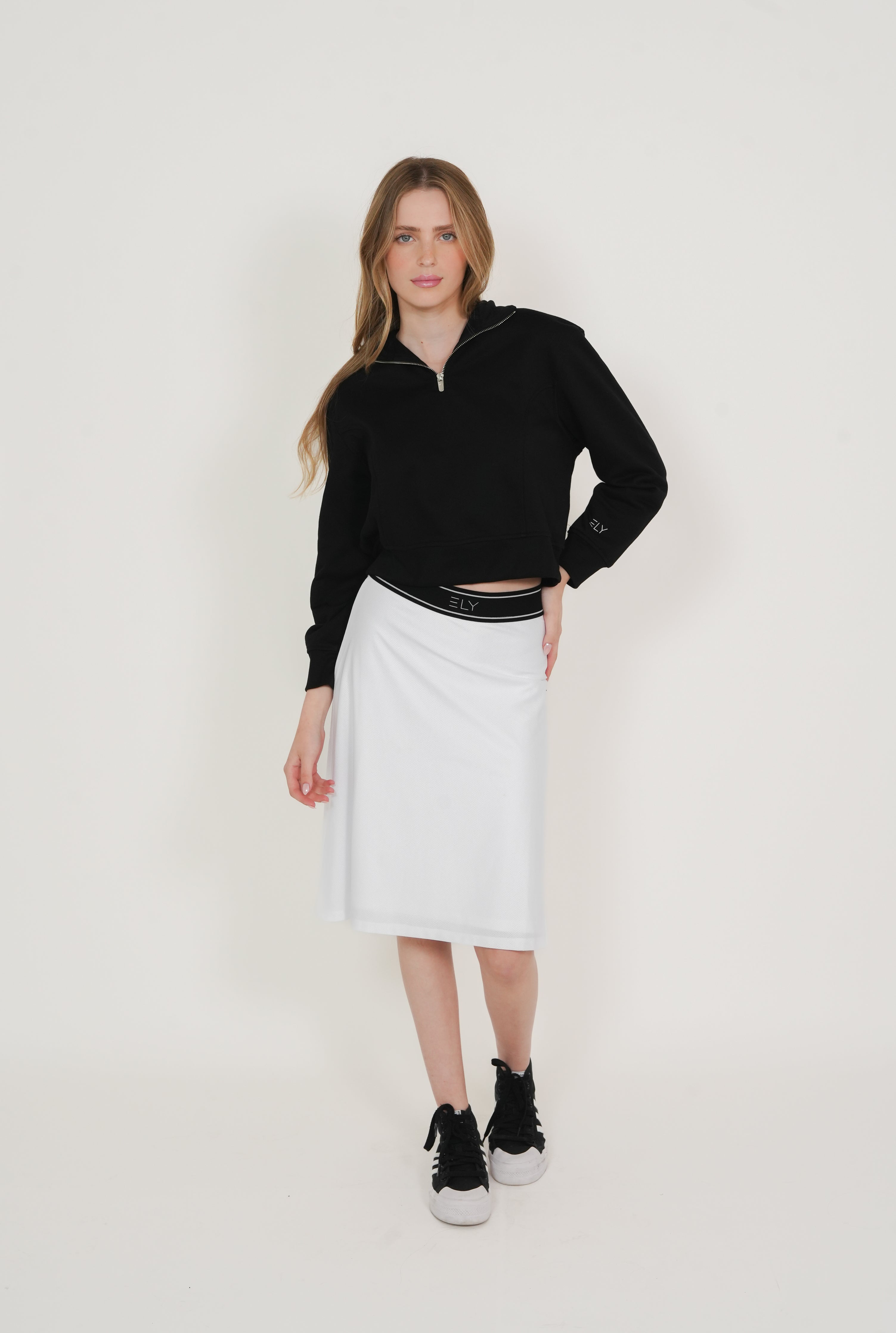 ELY Sporty Knee-Length Skirt