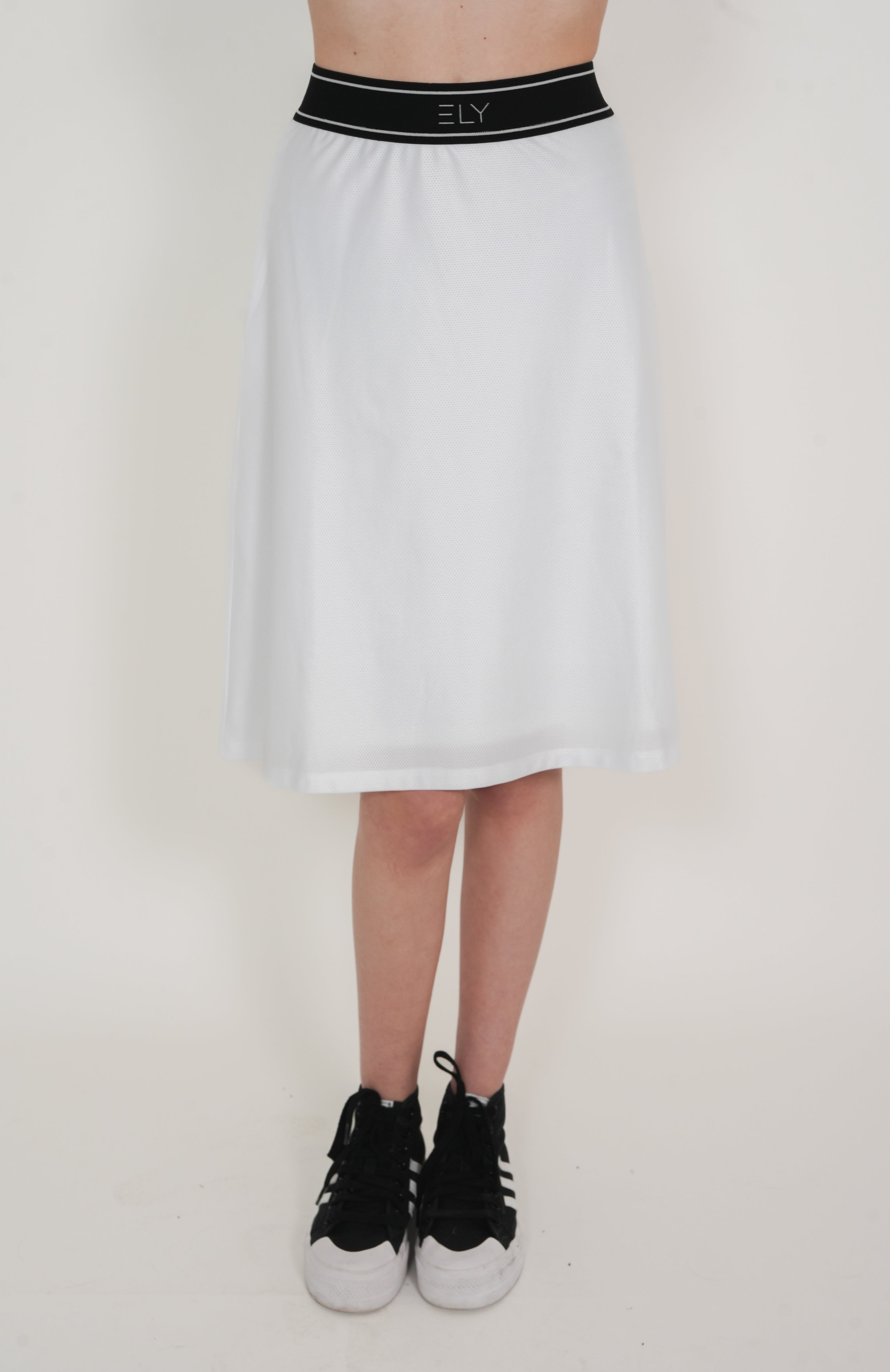 ELY Sporty Knee-Length Skirt