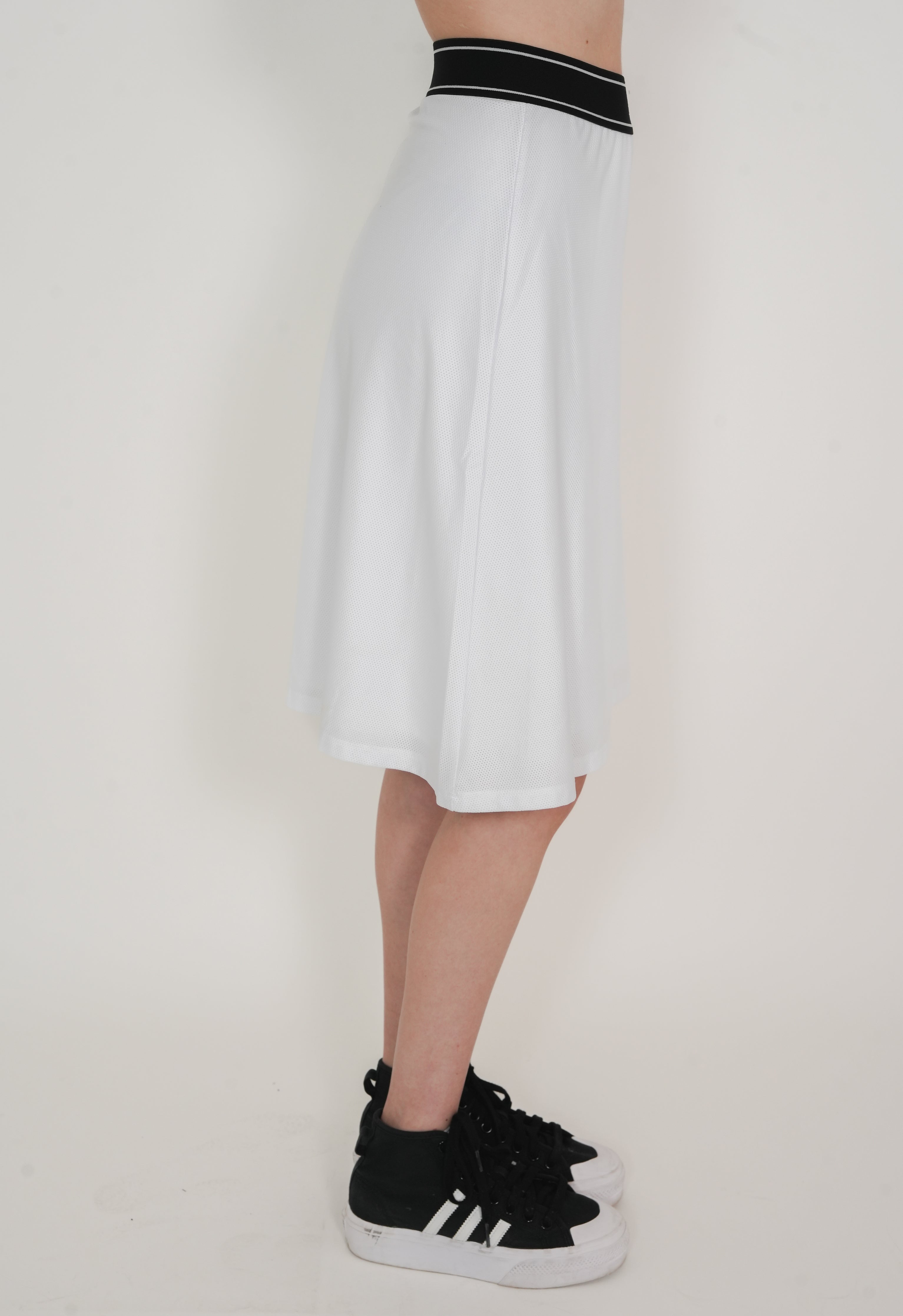 ELY Sporty Knee-Length Skirt