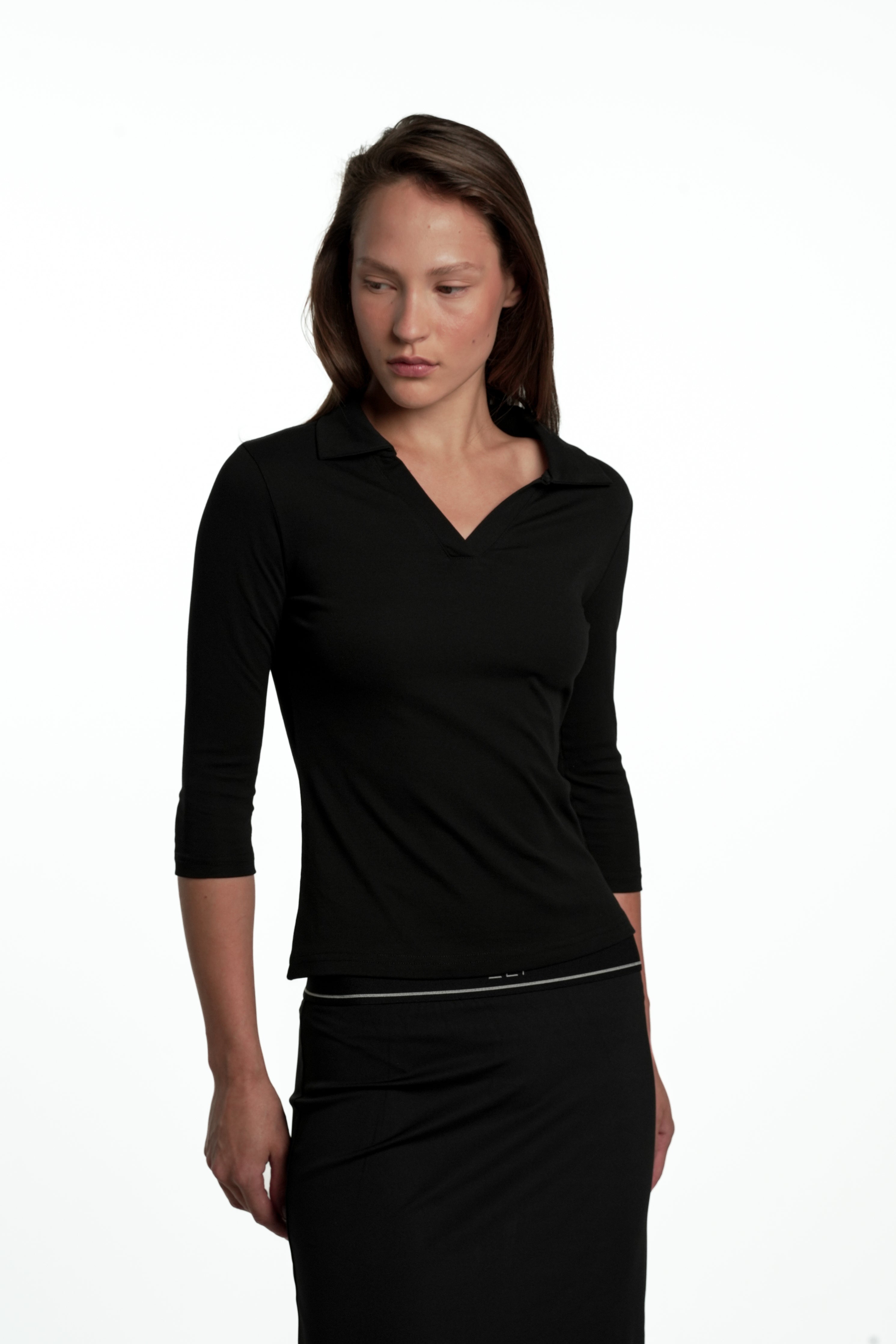 ELY Club V-Collar 3/4 Sleeve Top