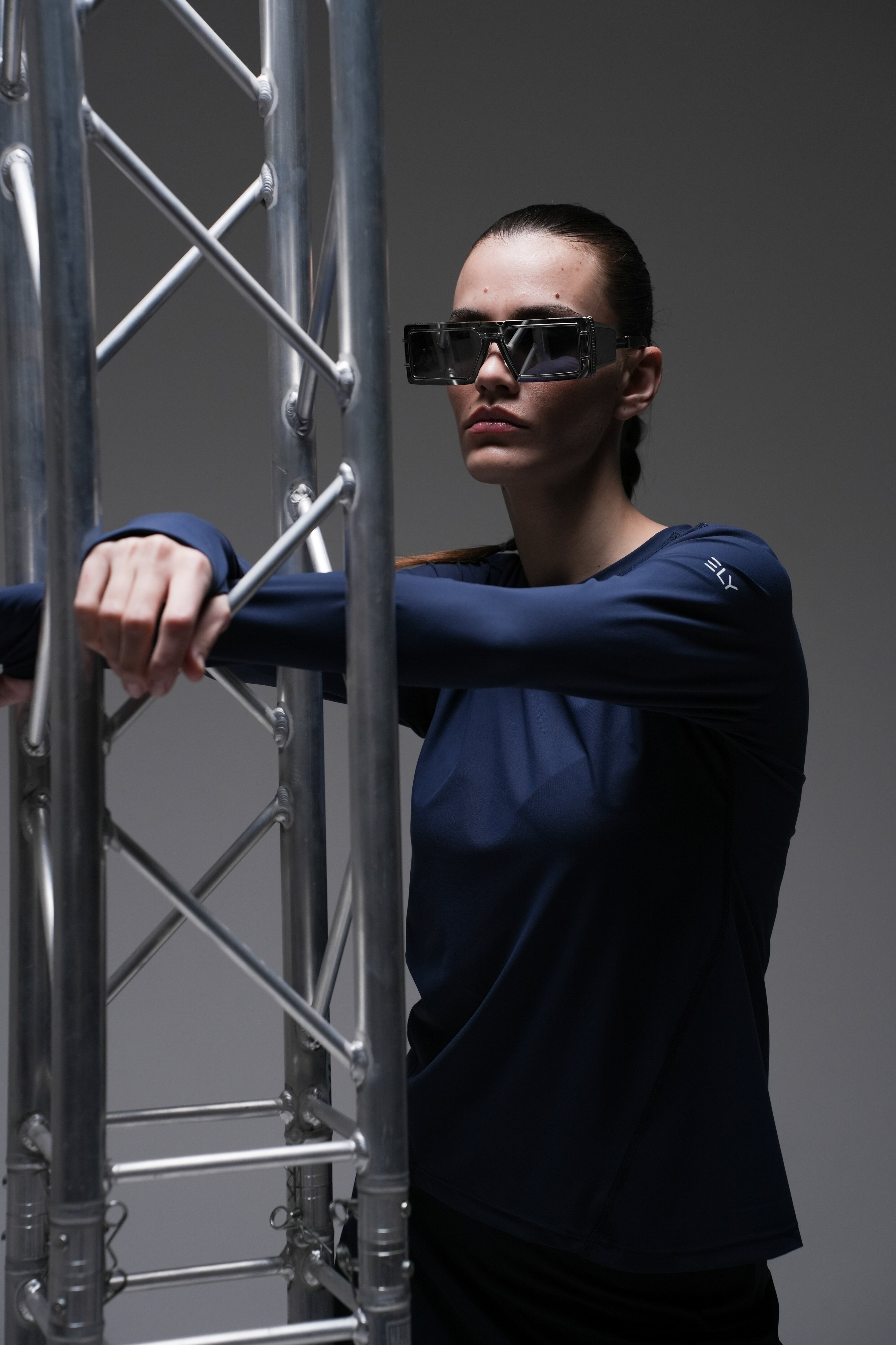 חולצת שרוול ארוך מנדפת זיעה